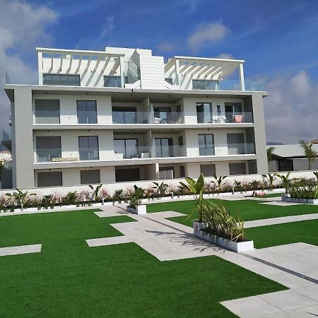 Apartamento En Primera Linea De Playa, Con Piscina Y Garaje En Torrox Costa Esterno foto